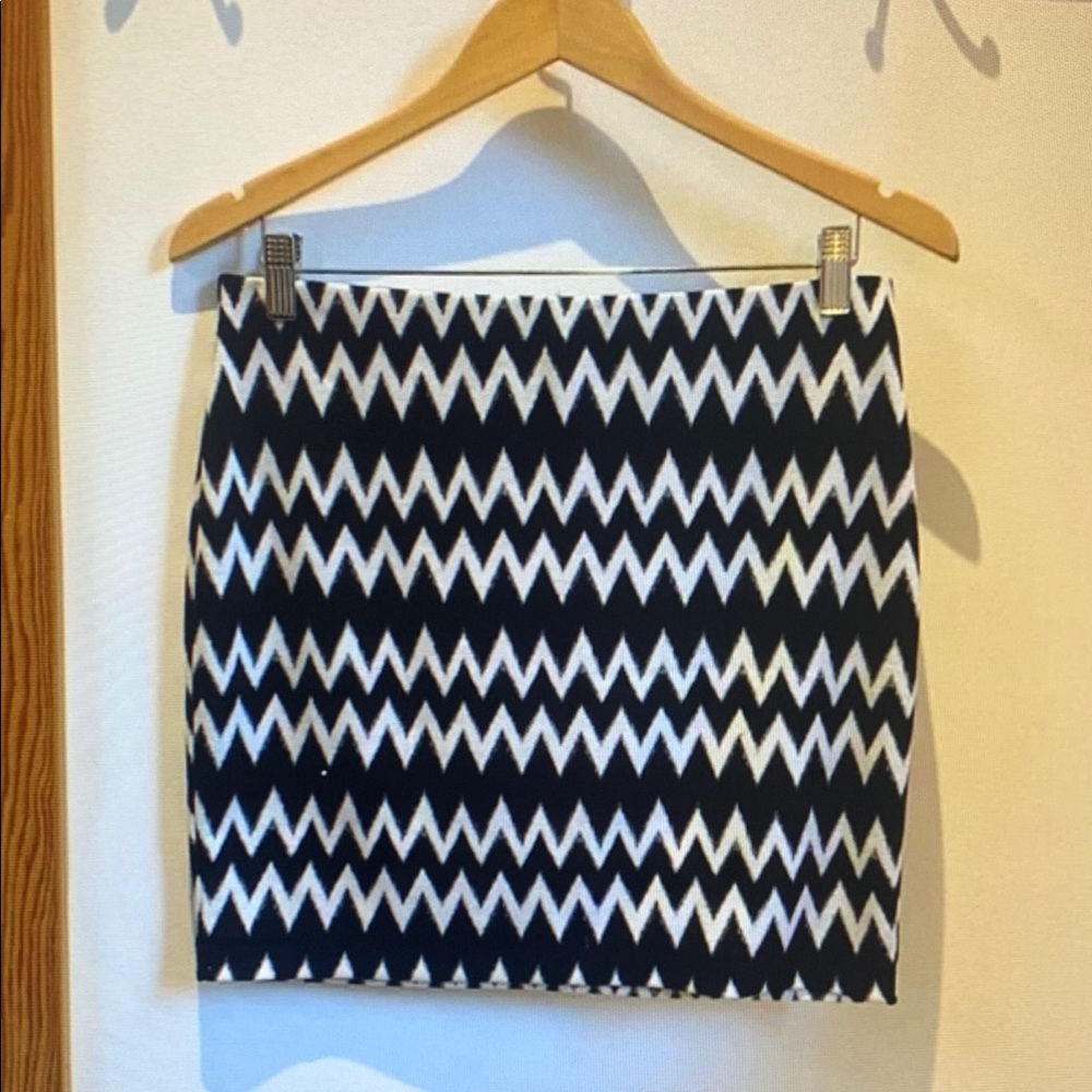 Black and White Zigzag Women's Skirt